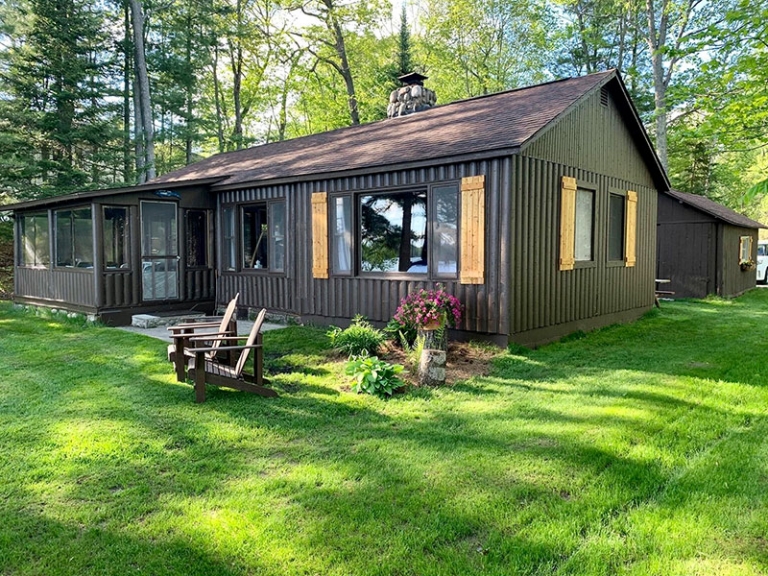 Vacation Rental on Lake Margrethe in Grayling, MI Don's Cabin